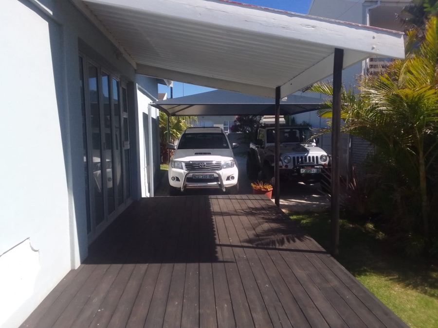 To Let 3 Bedroom Property for Rent in Kidds Beach Eastern Cape
